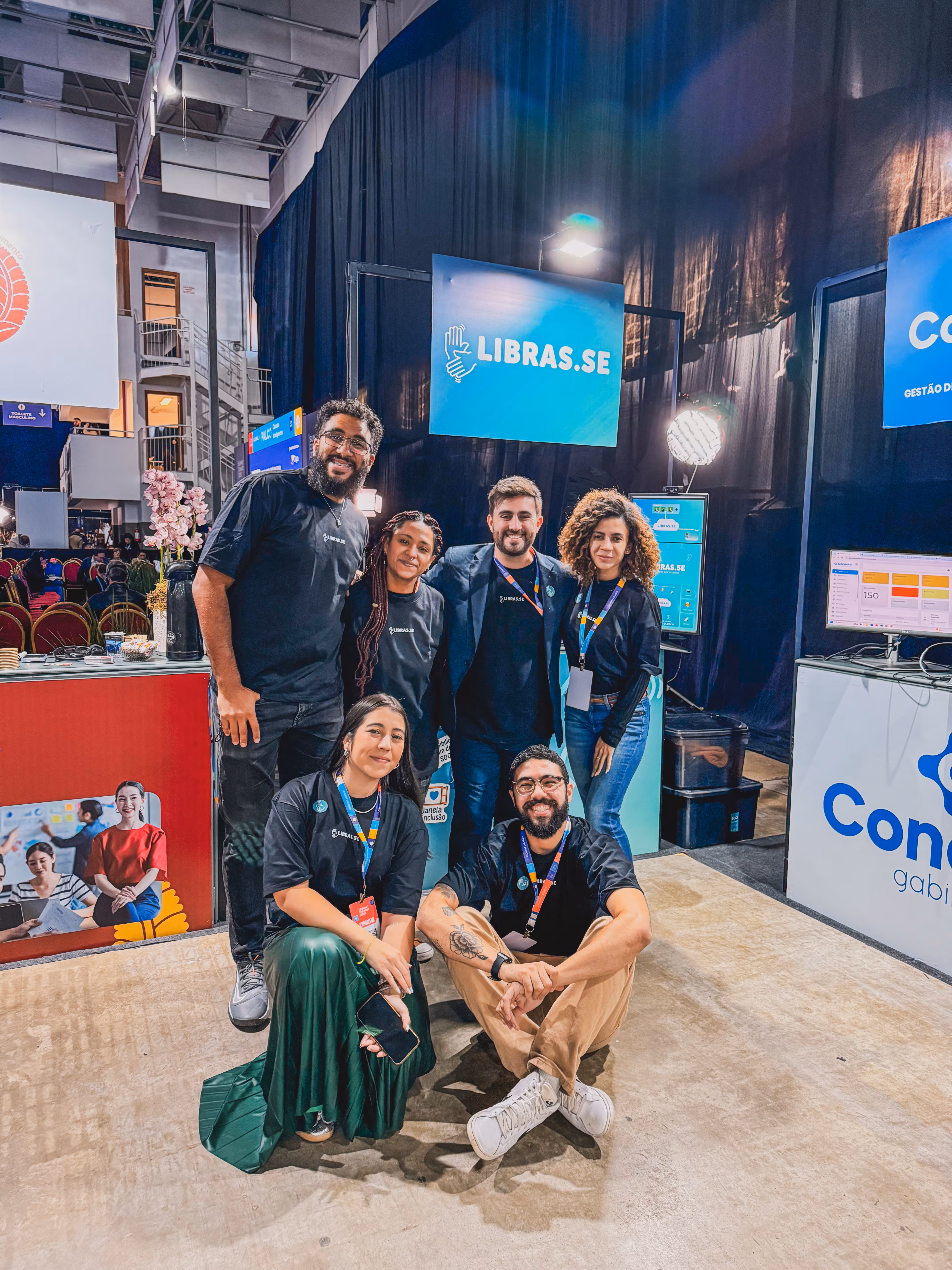 Equipe da LIBRAS.SE em evento de acessibilidade audiovisual