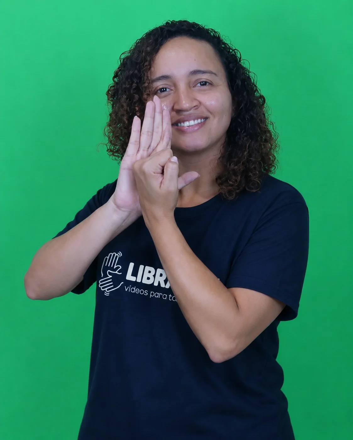 Emilyn, intérprete de Libras